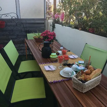 La Petite Maison 2* Marsilya
