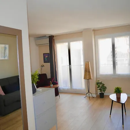 Apartment Studio Avec Balcon Amenage Et Wifi A A 2 Km De La Plage *