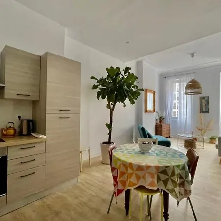 Elegant Apt In The Heart Of