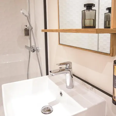 Life Vp - Vieux Port Hotel 3*