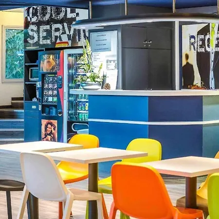 ホテル Ibis Budget Les Paluds Agora