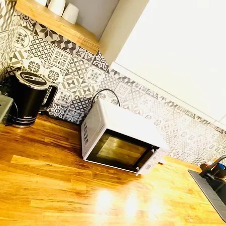 Holiday home Studio Love Room Jacuzzi Privatif Prado Velodrome.