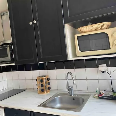 T2 La Joliette Sur Notre Dame Apartment
