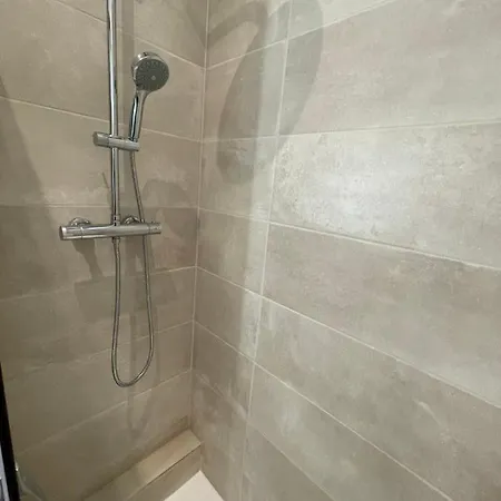 Le Grand Bleu Terrasseclimwifinetflix Proche Gare-centre Apartment *