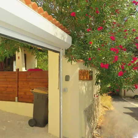 Le Clos Des Collines Jacuzzi 3 Etoiles De France Marseille