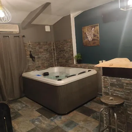 Suite Avec Jacuzzi 