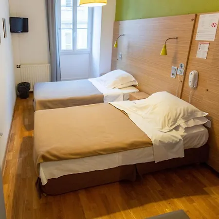 Edmond Rostand Hotel 3*