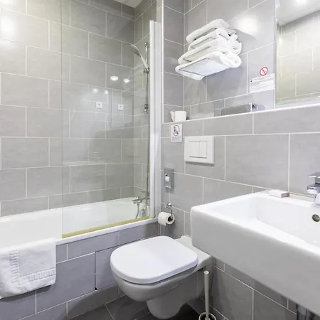 Edmond Rostand Hotel