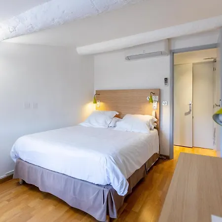 Edmond Rostand Hotel