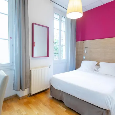 Edmond Rostand Hotel