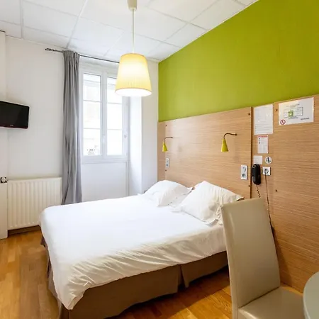 Hotel Edmond Rostand 3*
