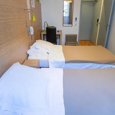 Hotel Edmond Rostand 3*