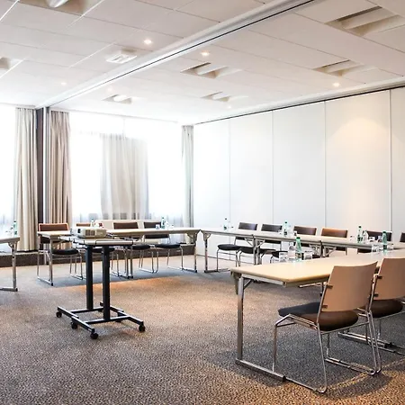 Novotel Est Porte D'aubagne 4*