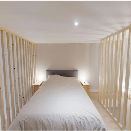 Superbe T2/duplex St Charles/joliette Rénové Avec Soin Appartamento