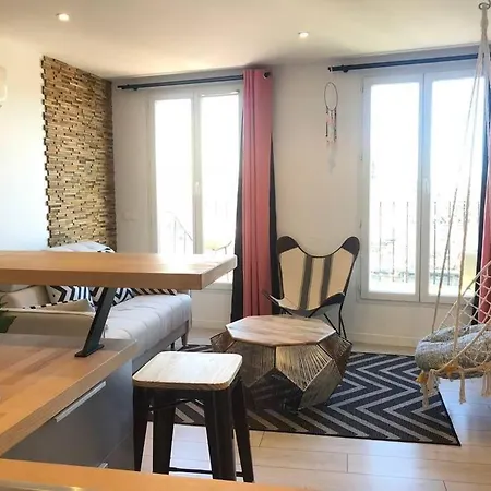 Apartment Lafrenchcasa Liberte