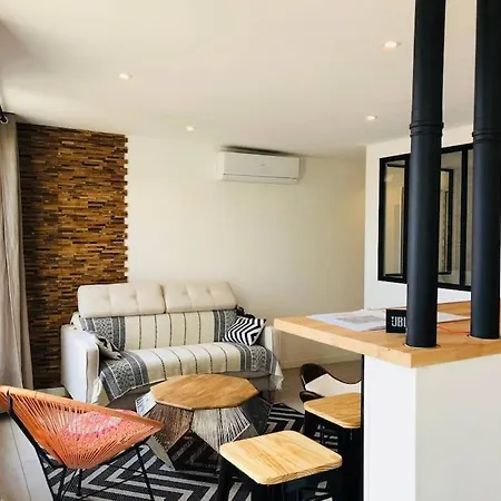 Apartment Lafrenchcasa Liberte