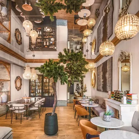 ホテル Maisons Du Monde & - Vieux Port 4*
