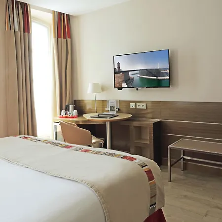 Western La Joliette Hotel 4*