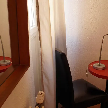 Hotel Edmond Rostand 3*