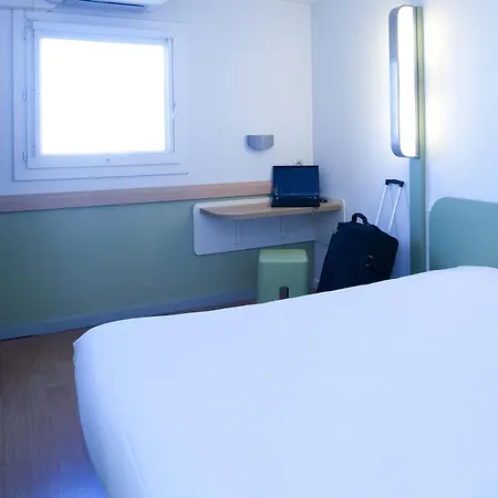Hotel Ibis Budget Vieux Port 2*