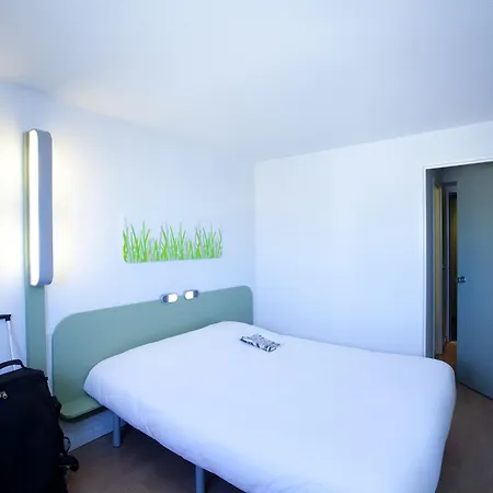 Ibis Budget Vieux Port Hotel 2*
