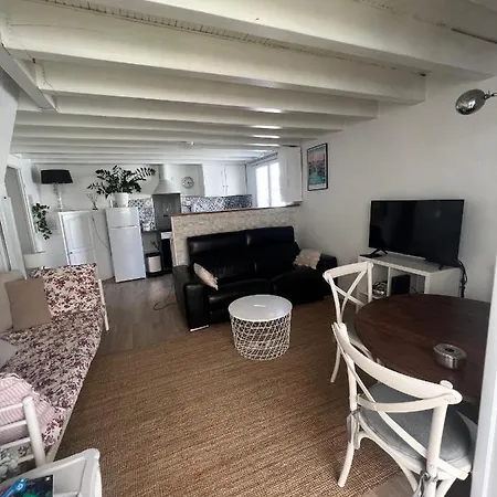 Petite Maison Cosy Avec Exterieur