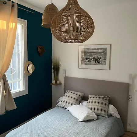 Magnifique Haut De Les Camoins Holiday home *