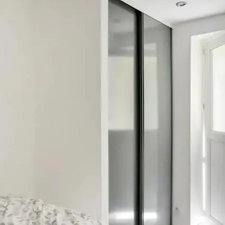 Charming Studio For 2 People In By Weekome Marseille