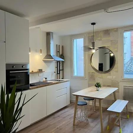 Bright T2 Of 34 M Renovated In The Downtown Apartment *