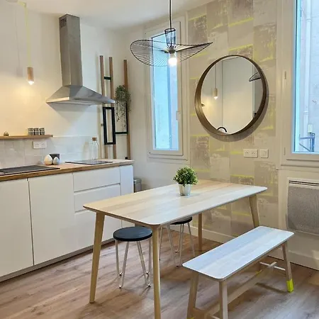 Apartment Bright T2 Of 34 M Renovated In The Downtown *