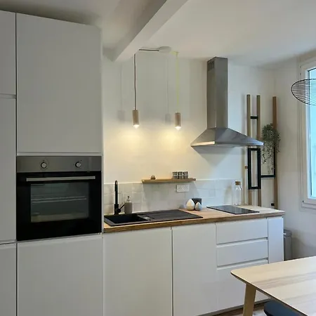 Bright T2 Of 34 M Renovated In The Downtown * Marseille