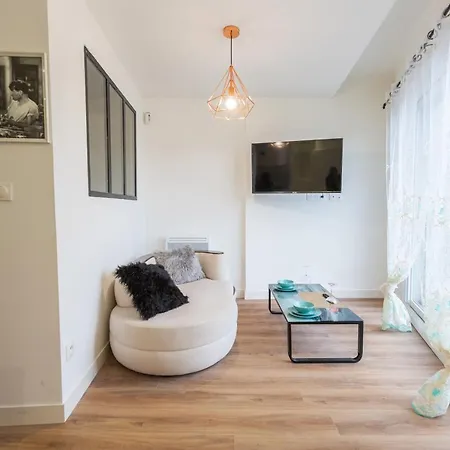 Appt Superbe T2 St Charles Vieux Port Wifi Apartment *