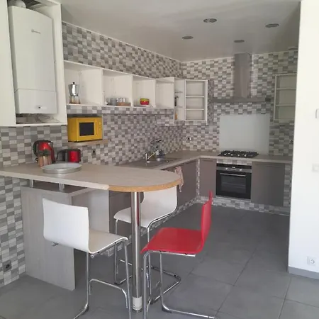 Apartment Familiale Avec Exterieur Sympas Pour Profite Du Soleil