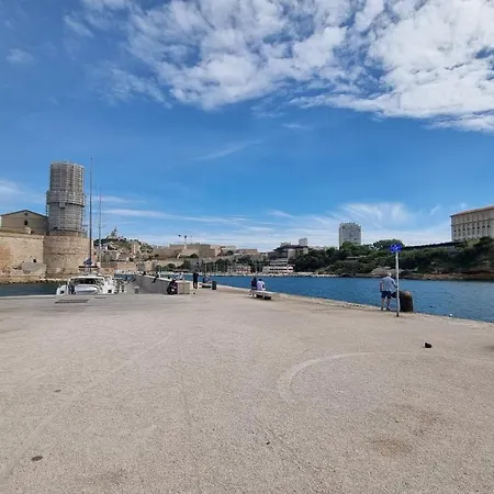T2 La Joliette Sur Notre Dame Marseille