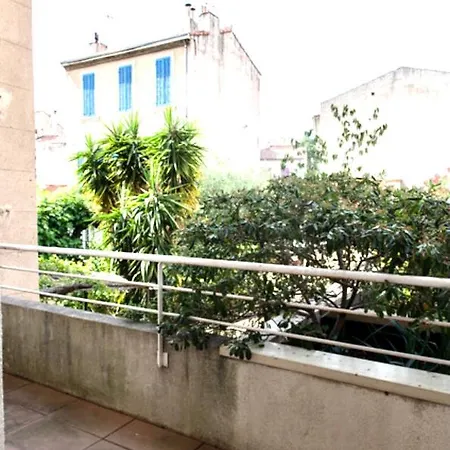 Apartment Jolie T2 De 30m2 Avec Terrasse Metro Timone A 5 Min *