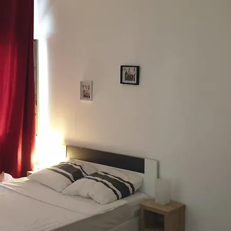 Felix Pyat Vacances Apartment