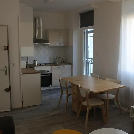 Boulevard Boues Apartment
