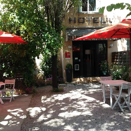 Hotel Hotel L'Eau Des Collines 2*