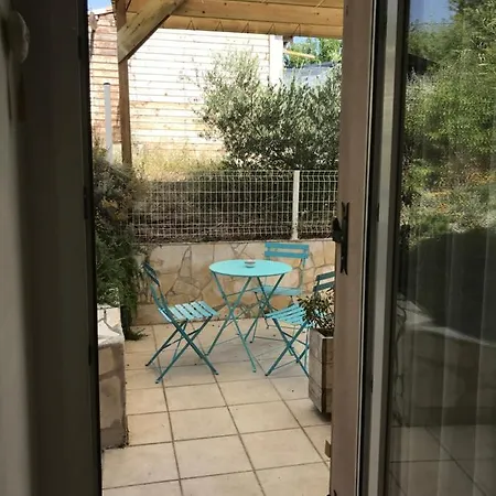 D Hotes Au Coeur Des Oliviers Homestay *