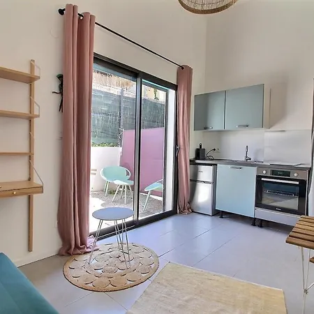 Studio Avec Terrasse Et Mezzanine Apartment *