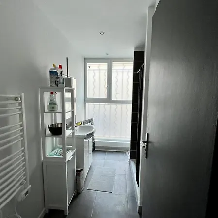 Pauline Apartment