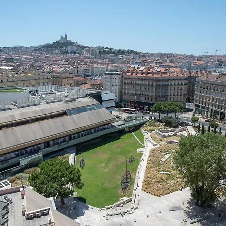 Hotel Mercure Centre Vieux Port 4*