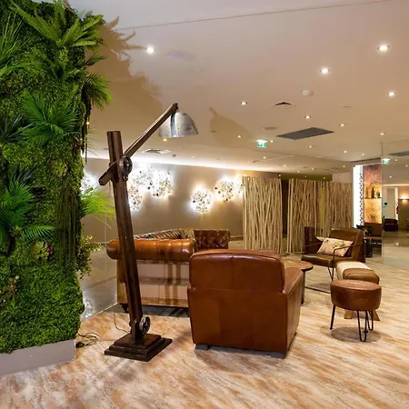 Mercure Centre Vieux Port 4*