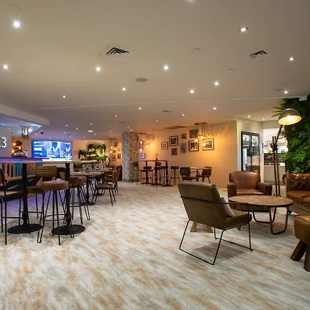 Mercure Centre Vieux Port 4*