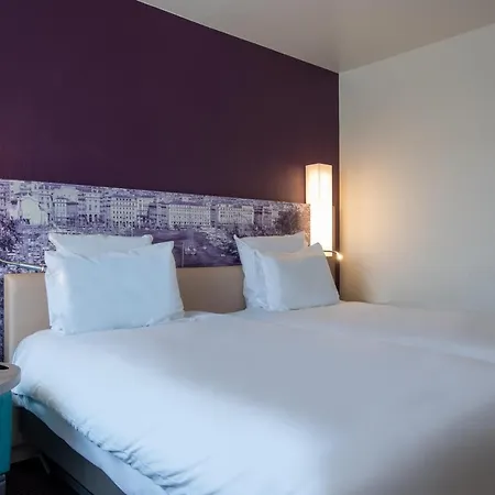 Hotel Mercure Centre Vieux Port 4*