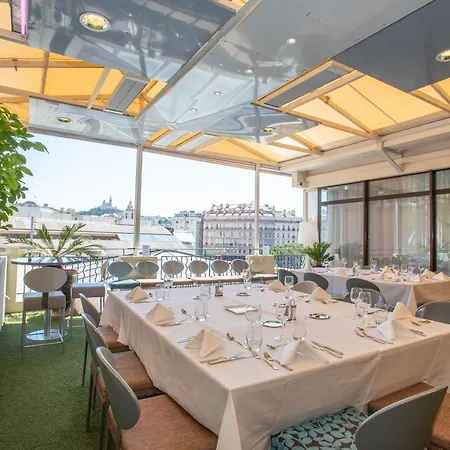 Mercure Centre Vieux Port Hotel 4*