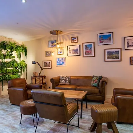 Mercure Centre Vieux Port Hotel 4*