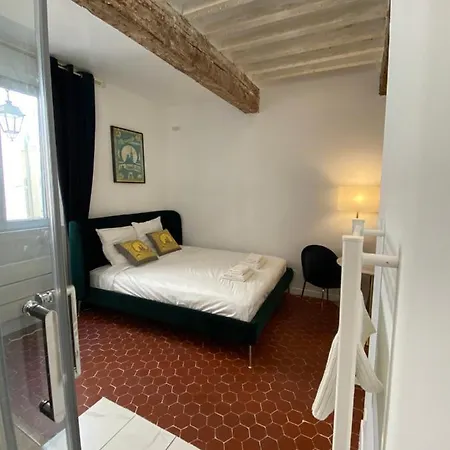 Le Studio De Caylus Apartment