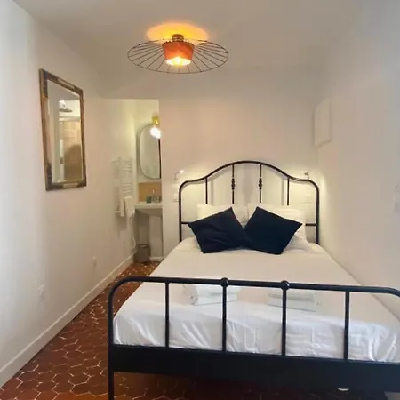 Le Studio Des Dames Apartment