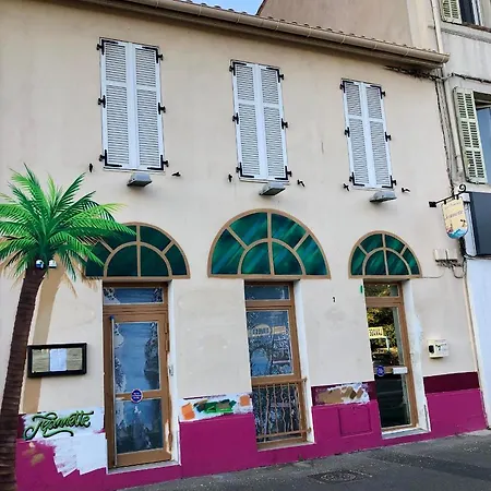 Couette-café Les De Jeannette 2*